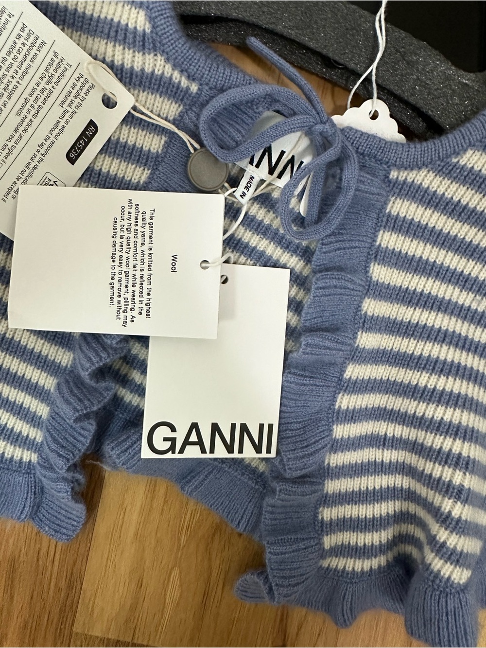 NWT Ganni Blue and White Striped Knit Cashmere & Wool Collar - Picture 2 of 6